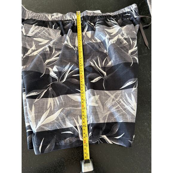 Laguna Originals Swim trunks with pockets black and gray leaf motif 2XL - Picture 7 of 7
